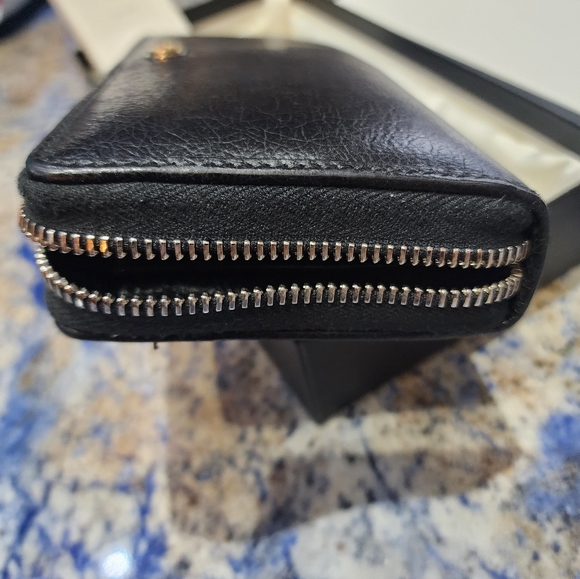 Gucci Morpheus Zip Around Wallet - Picture 7 of 8